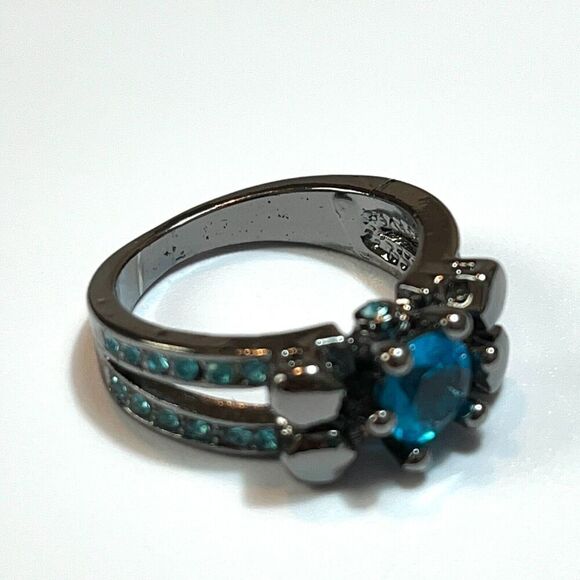 Blue Rhinestone Ring Size 6.75 Gunmetal Gray Plated Goth Gothic Studded - Picture 6 of 15